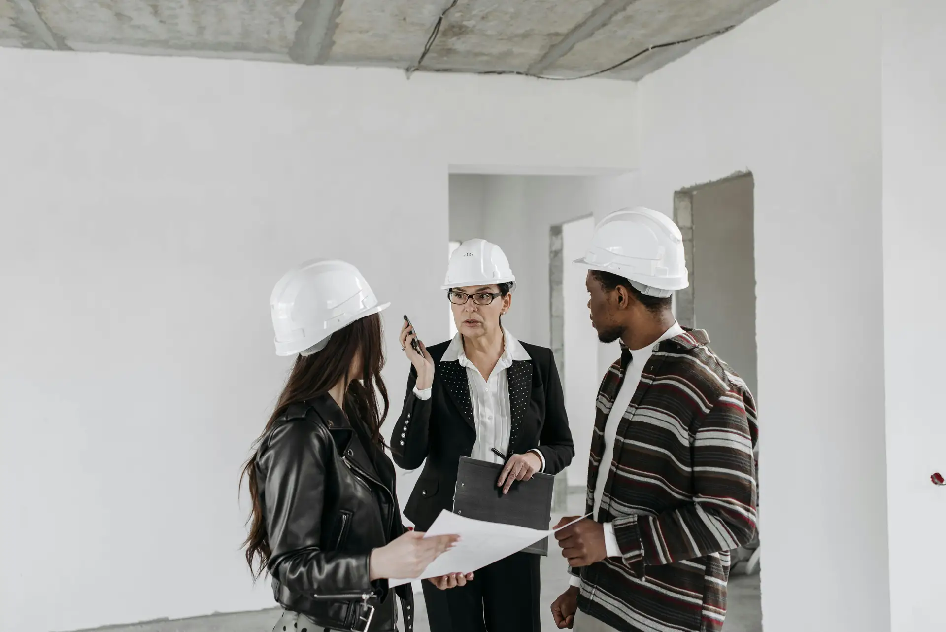 ISConsultancy 23 Our team meeting with client to explain statutory payment processes